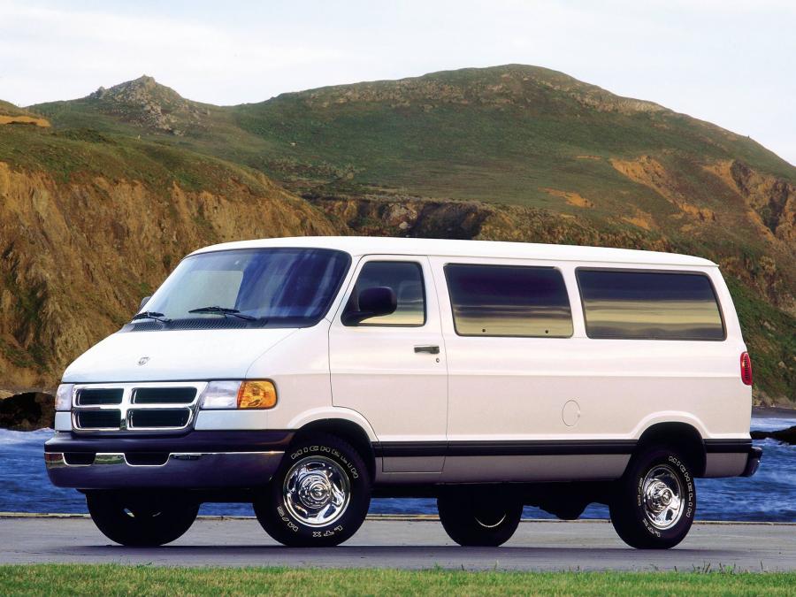  Dodge Ram Wagon 1994 года  (фото 2 из 4)